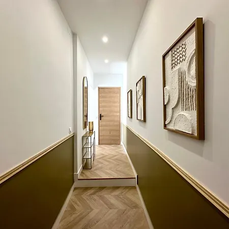 Superbe Centre דירה